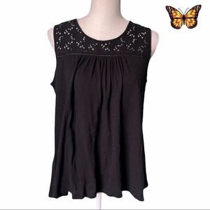 DENVER Hayes Sleeveless Top With Yoke Detail Size Medium